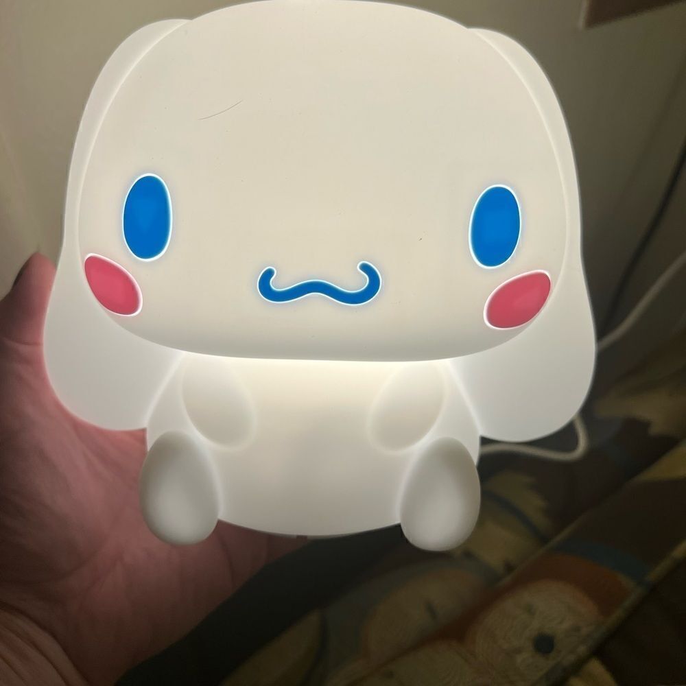 Cinnamoroll Nightlight w/ USB Remote - Picture 4 of 12